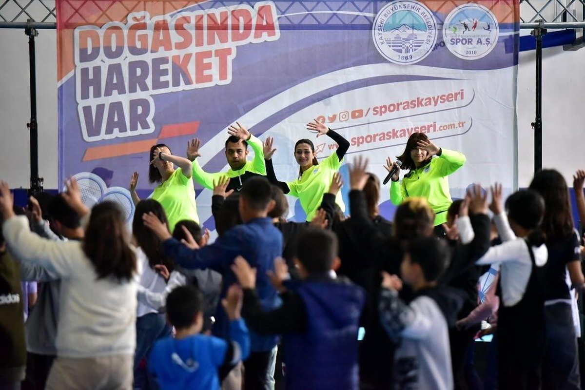 Kayseri Büyükşehir Belediyesi Çocuk Şenliği\'nde Sporseverlerle Buluştu