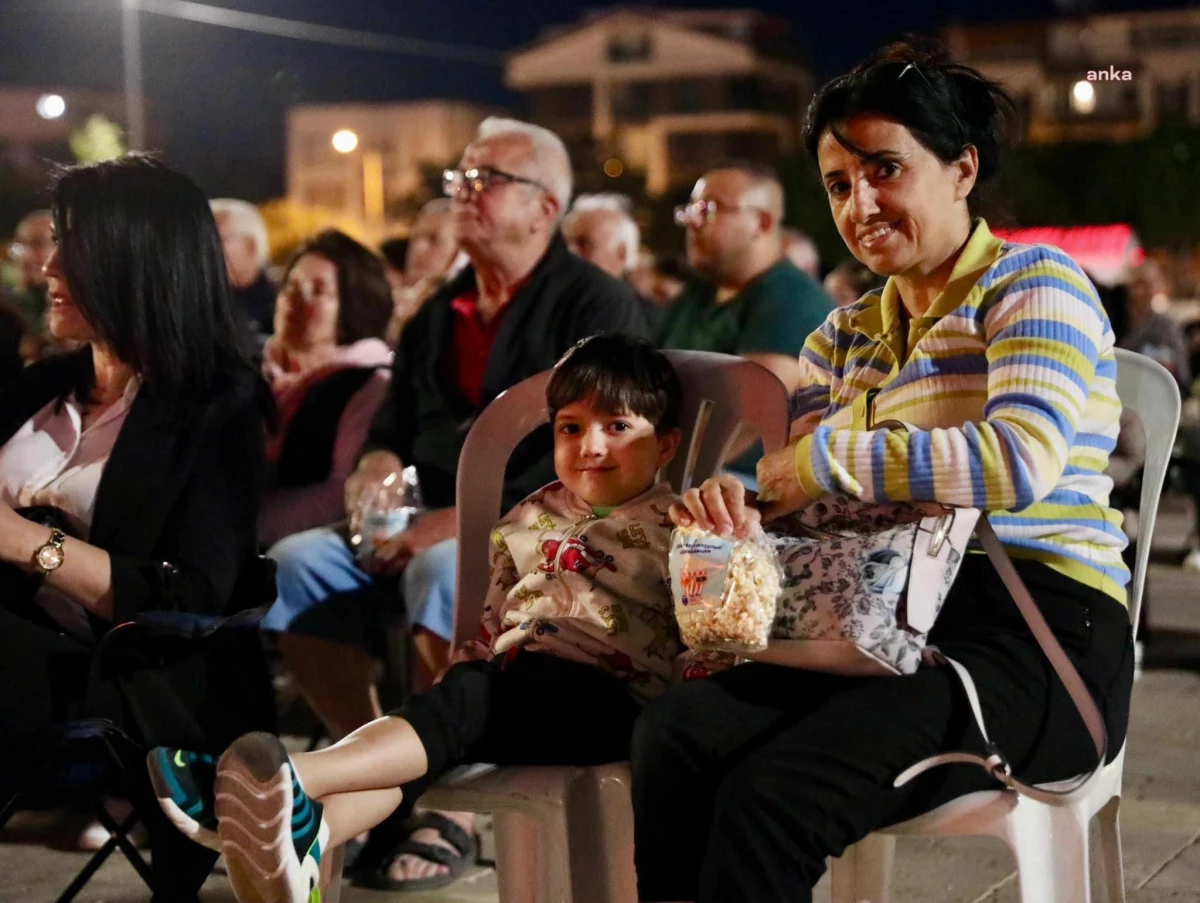 Didim Belediyesi Anneler Günü için Sinema Etkinliği Düzenledi