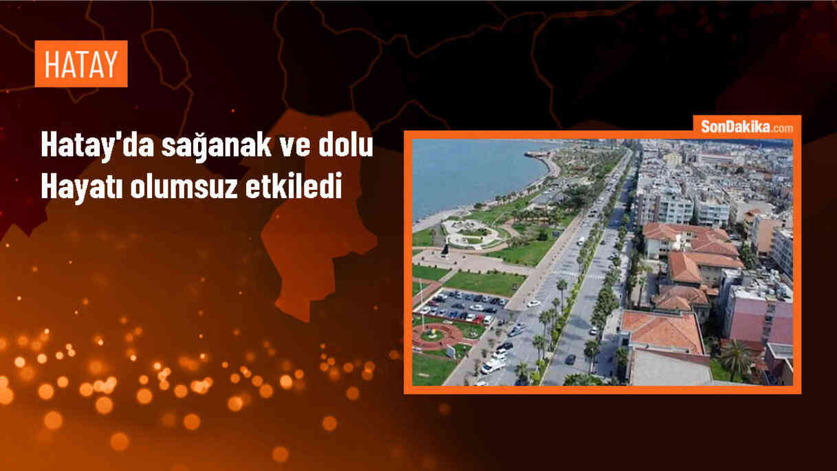 Hatay\'da sağanak ve dolu nedeniyle yollar çöktü, ahırda küçükbaşlar telef oldu