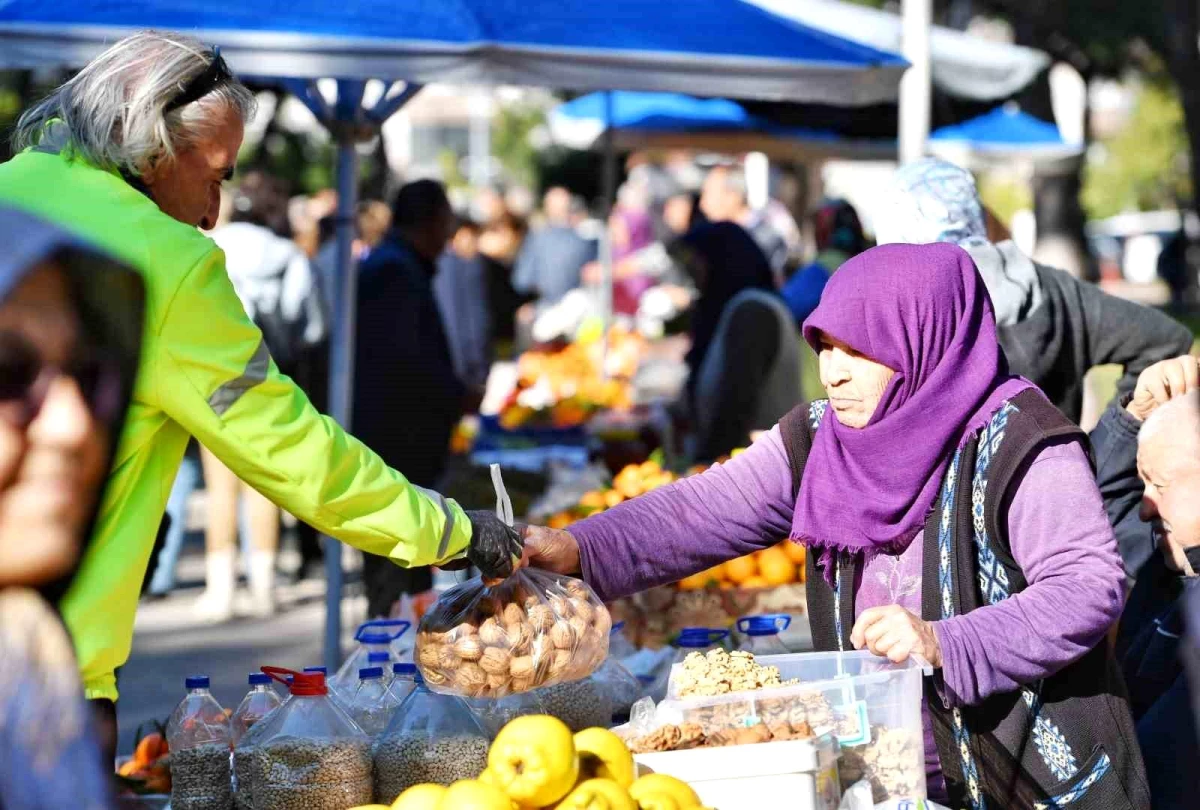 Konyaaltı Belediyesi 14 Mayıs Dünya Çiftçiler Günü\'nde HayatPark\'ta yerel ürün pazarı kuracak
