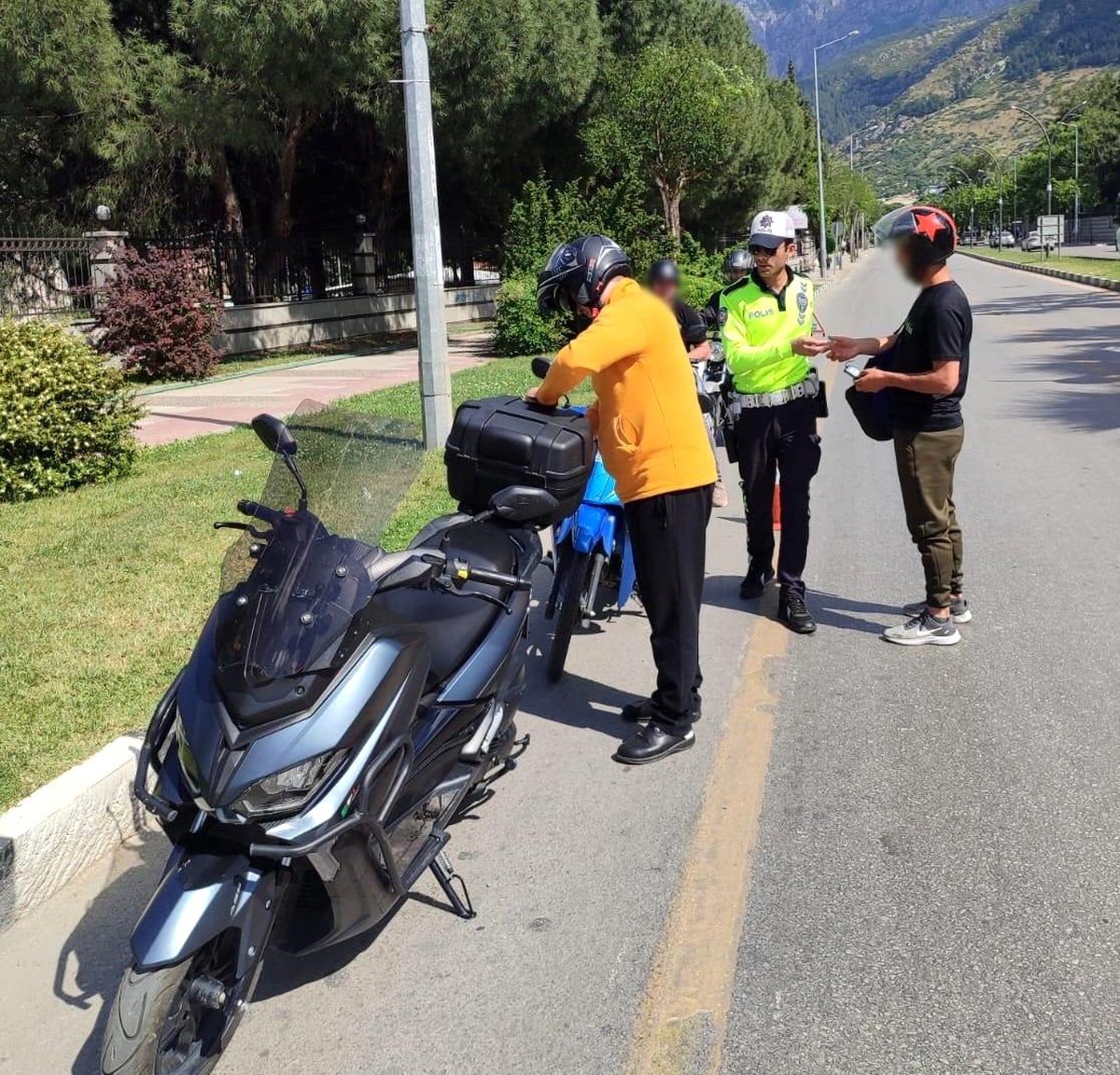Manisa\'da Motosiklet ve Tarım Araçlarına Denetim: 311 Araç ve Sürücüye 865 Bin 301 TL Cezai İşlem Uygulandı