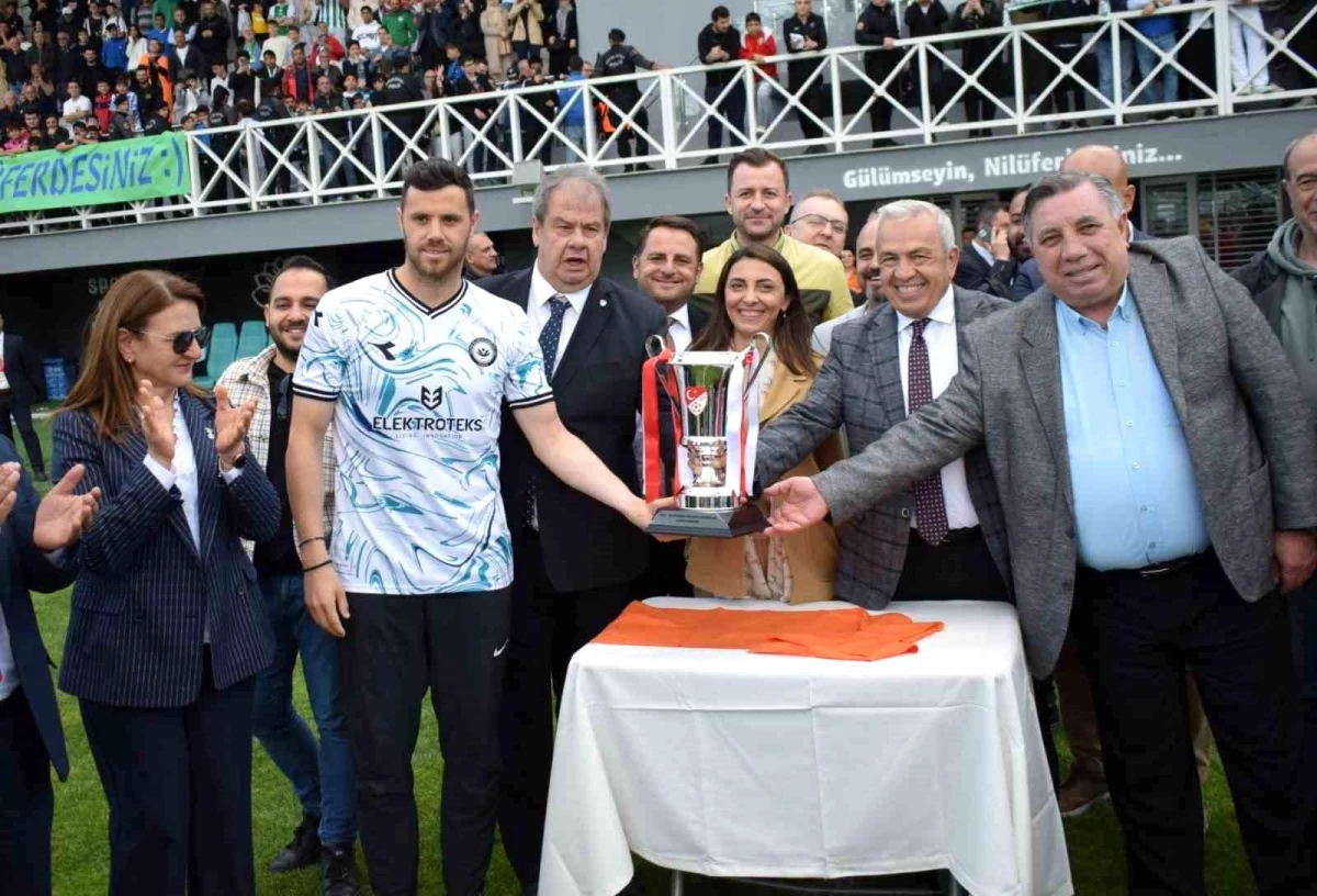 Nilüfer Belediye FSK Şampiyonluk Kupasını Kazandı