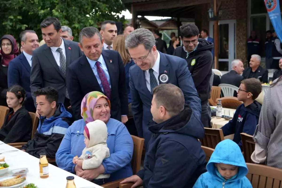 Soma\'da maden şehitlerinin ailelerine onur yemeği verildi