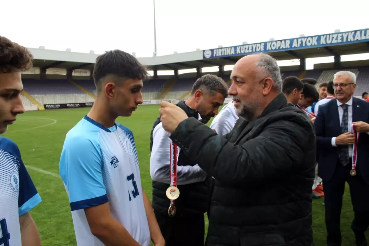 Selçuklu Belediyespor U-16 Türkiye Şampiyonu