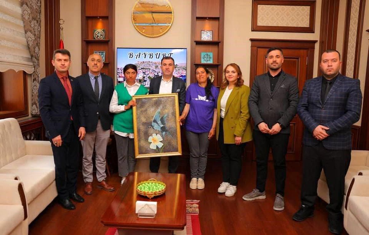 Engelsiz Yaşam Bakım ve Rehabilitasyon Merkezi Sakinleri Vali Eldivan\'ı Ziyaret Etti