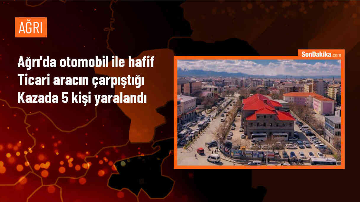 Ağrı\'da otomobil ile hafif ticari araç çarpışması: 5 yaralı