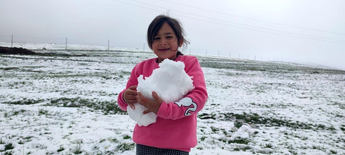 Erzurum\'un Aşkale ilçesinde bahar mevsiminde kış yeniden yaşanıyor