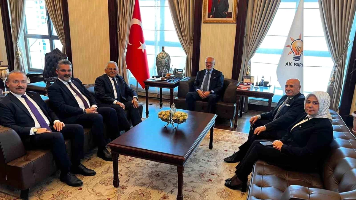 Kayseri Büyükşehir Belediye Başkanı Mustafa Elitaş\'ı ziyaret etti