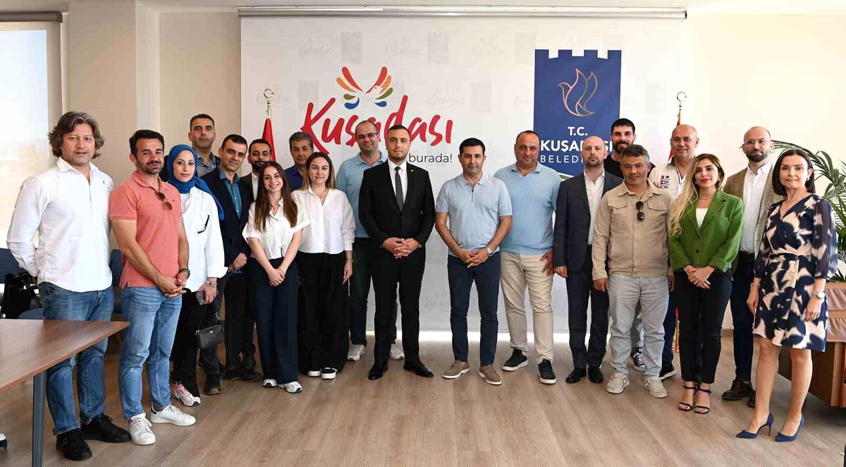 Kuşadası Genç İş İnsanları Derneği Başkanı Ömer Günel\'i Ziyaret Etti