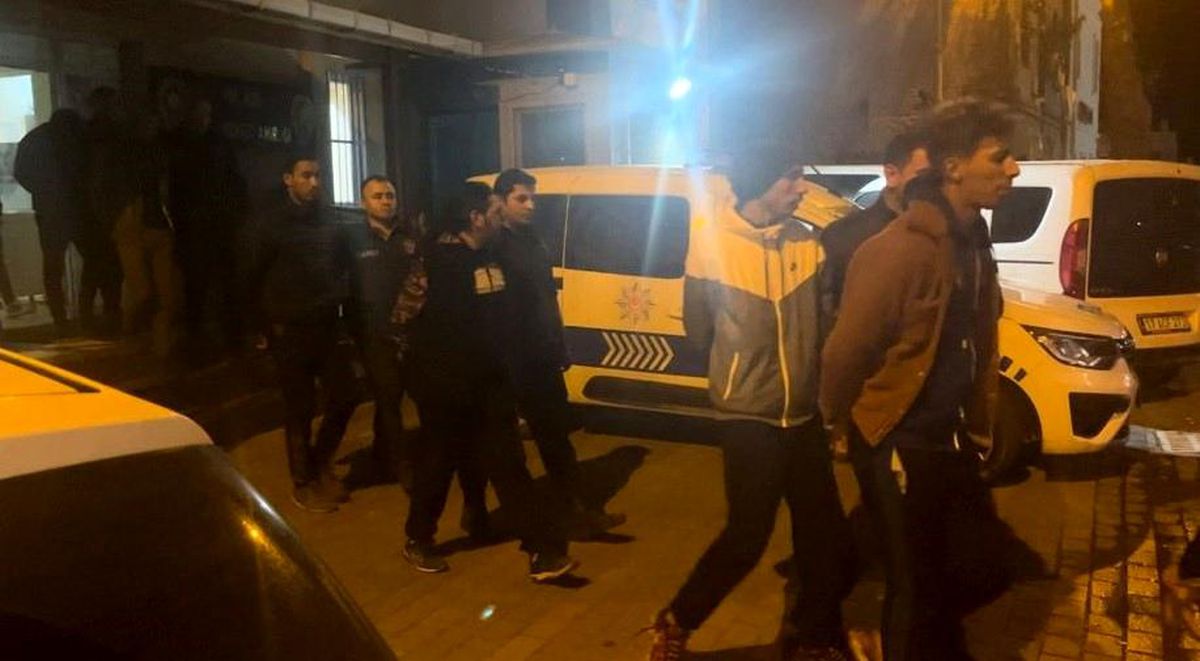 Çanakkale\'de kaçak göçmen operasyonunda 8 kişi yakalandı