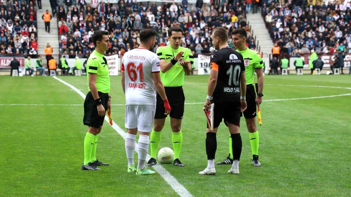 Efeler 09 SFK-Çimentaş Elazığspor maçının hakemleri açıklandı