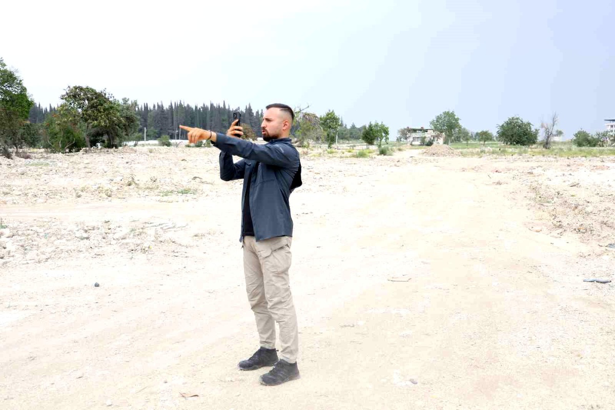 Deprem sonrası Antakya ilçesinde görüntü çeken Muhammed Ürek binlerce takipçiye ulaştı