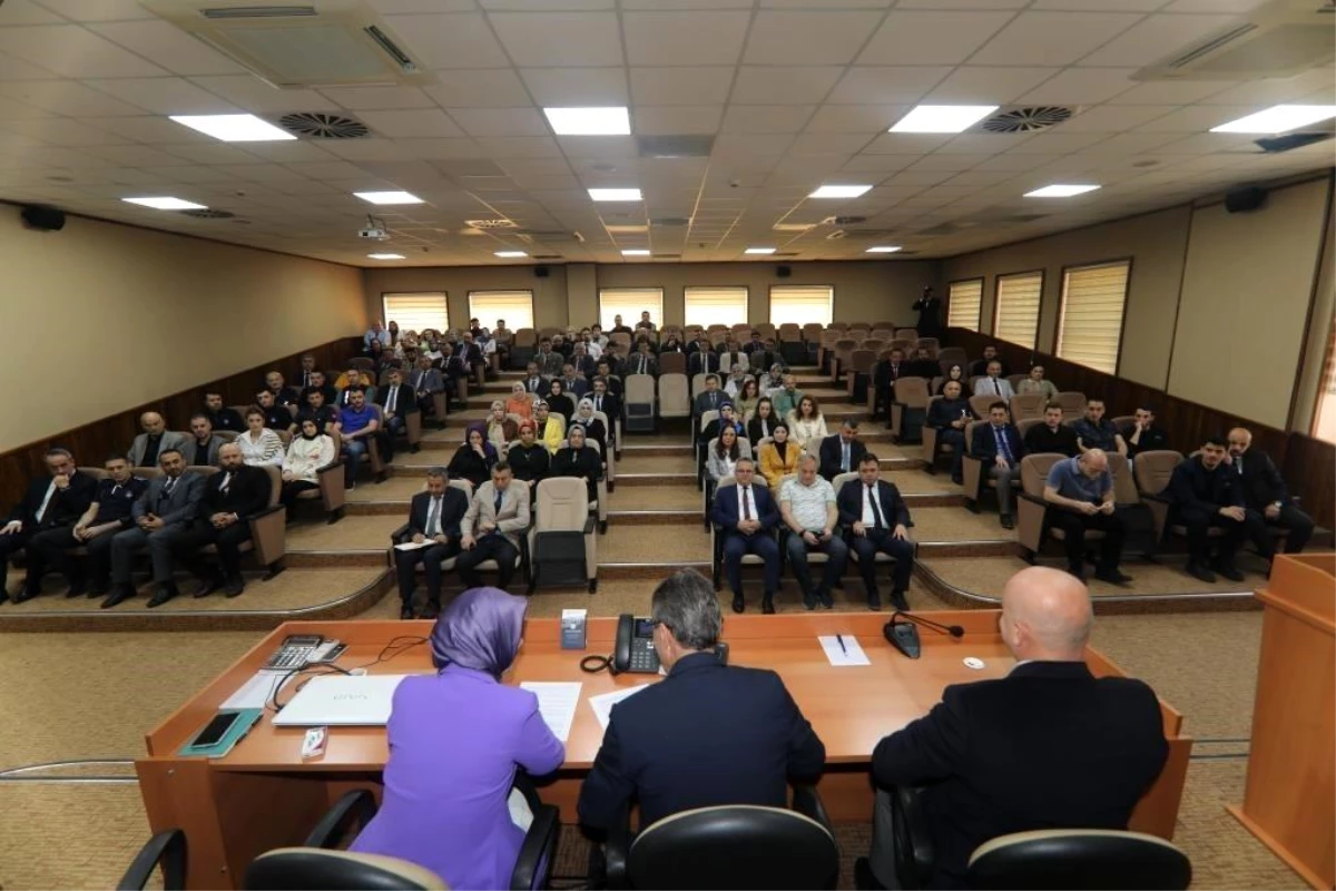 Erenler Belediye Başkanı Şenol Dinç, Kamuda Tasarruf Tedbirleri Hakkında Personeli Bilgilendirdi