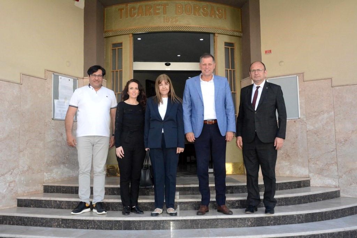 SGK Manisa İl Müdürü, Manisa Ticaret Borsası Yönetimi\'ni ziyaret etti