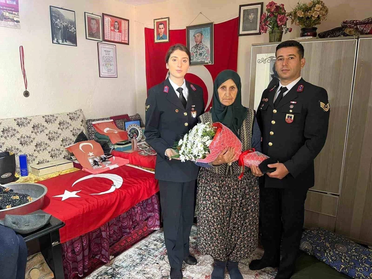 Aydın İl Jandarma Komutanlığı Şehit Annelerini Ziyaret Ediyor