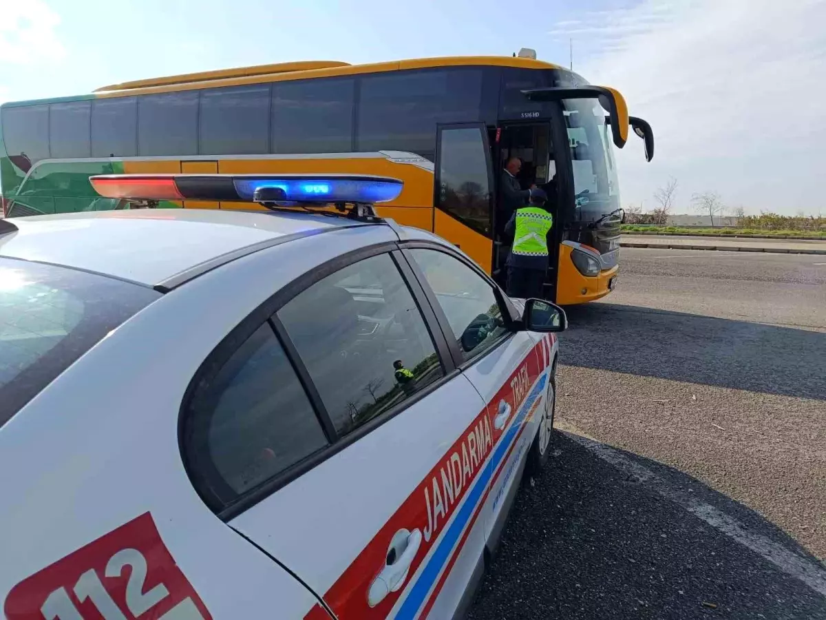 Gaziantep İl Jandarma Komutanlığı Huzurlu Sokaklar Uygulamasıyla 128 Aranan Şahıs Yakalandı