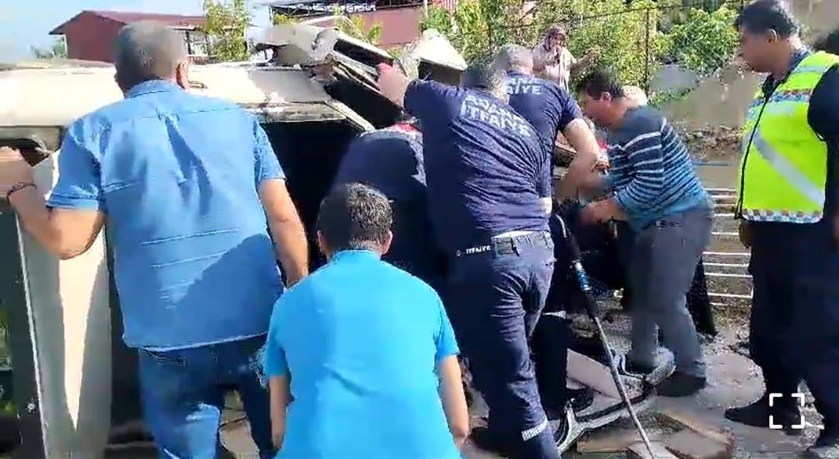 Kozan\'da trafik kazasında ağır yaralanan kadın hayatını kaybetti