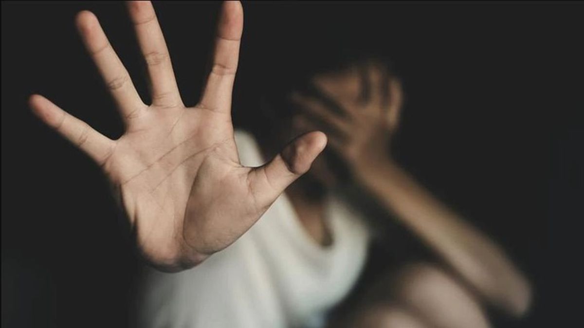 Okulda kendini öğretmen olarak tanıtan adam öğrencileri taciz etti