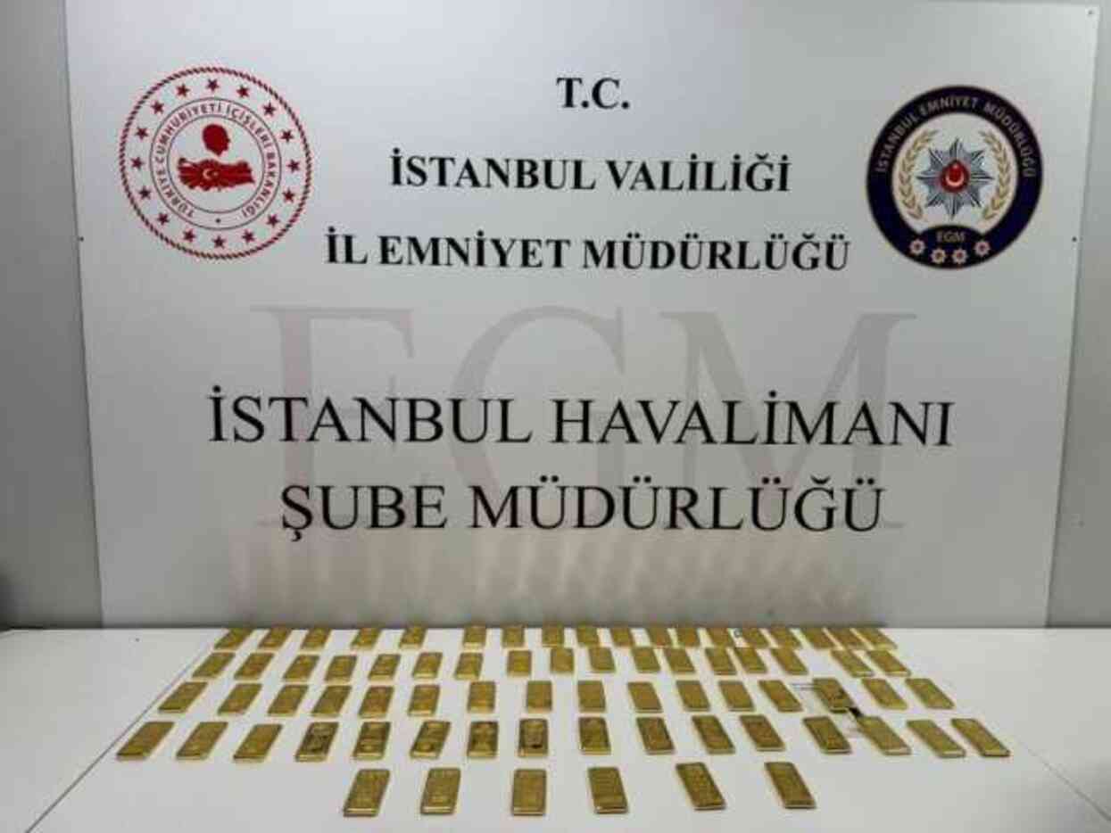 Pusetin altına sakladılar! Bebek arabasının altından 73 kilo külçe altın çıktı Pusetin altına sakladılar! Bebek arabasının altından 73 kilo külçe altın çıktı