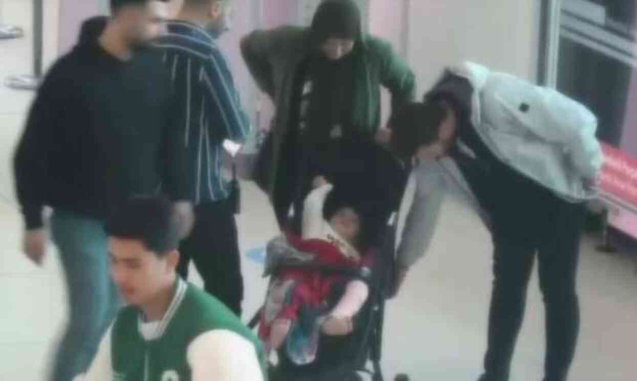 Pusetin altına sakladılar! Bebek arabasının altından 73 kilo külçe altın çıktı Pusetin altına sakladılar! Bebek arabasının altından 73 kilo külçe altın çıktı