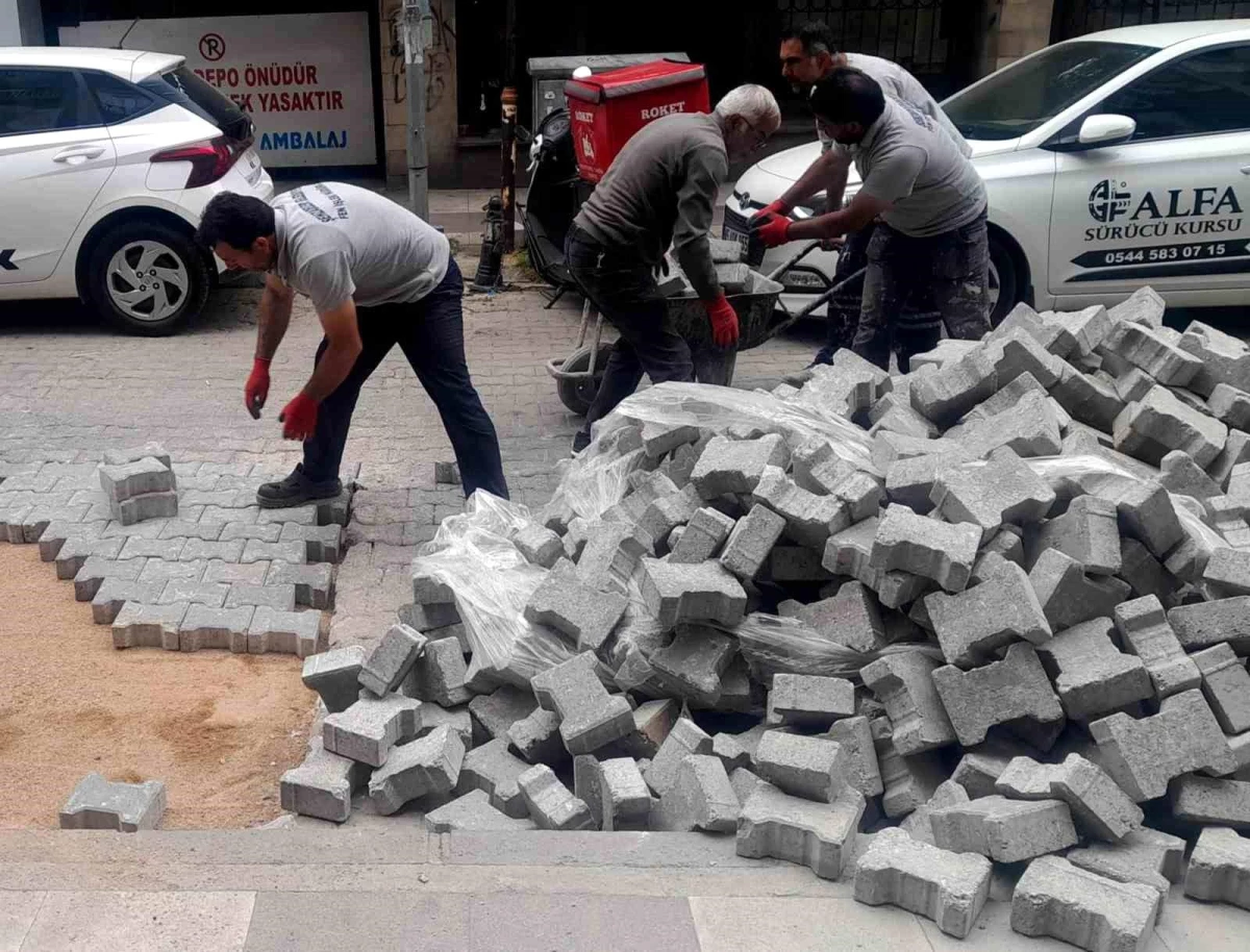 Şehzadeler Belediyesi Yol Düzenleme Çalışmalarını Sürdürüyor