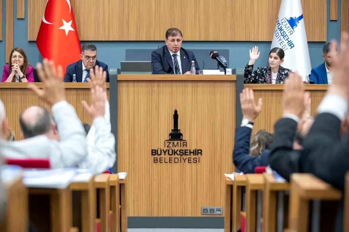 İzmir Büyükşehir Belediyesi Çankaya Katlı Otoparkı\'nı Boşaltacak