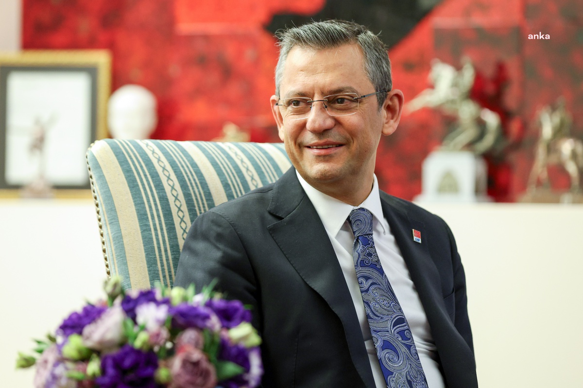 CHP Genel Başkanı Özgür Özel, Eczacılık Günü\'nü kutladı
