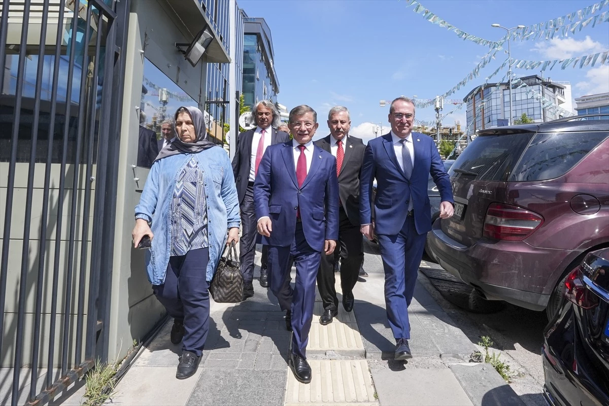 Davutoğlu, İYİ Parti Genel Başkanı Dervişoğlu\'nu ziyaret etti