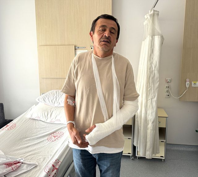 Aksaray'da sınıf öğretmeni okul bahçesinde darbedildi Aksaray'da sınıf öğretmeni okul bahçesinde darbedildi
