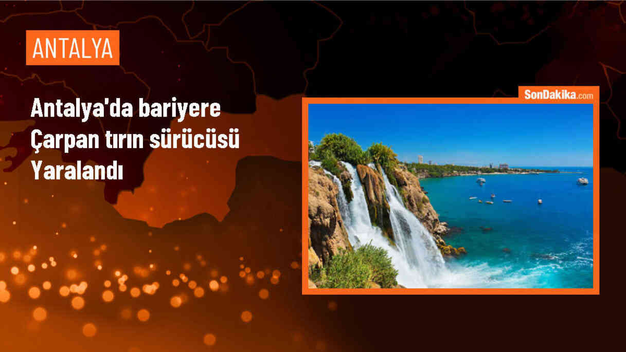 Antalya\'da tır şarampole düştü, sürücü kurtarıldı