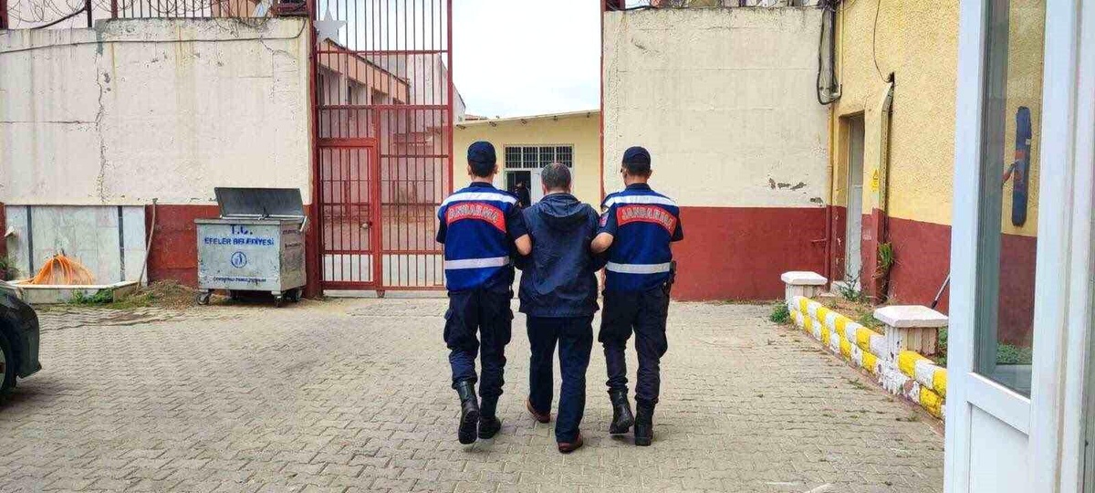 Aydın\'da çeşitli suçlardan aranan 40 kişi jandarma tarafından yakalandı