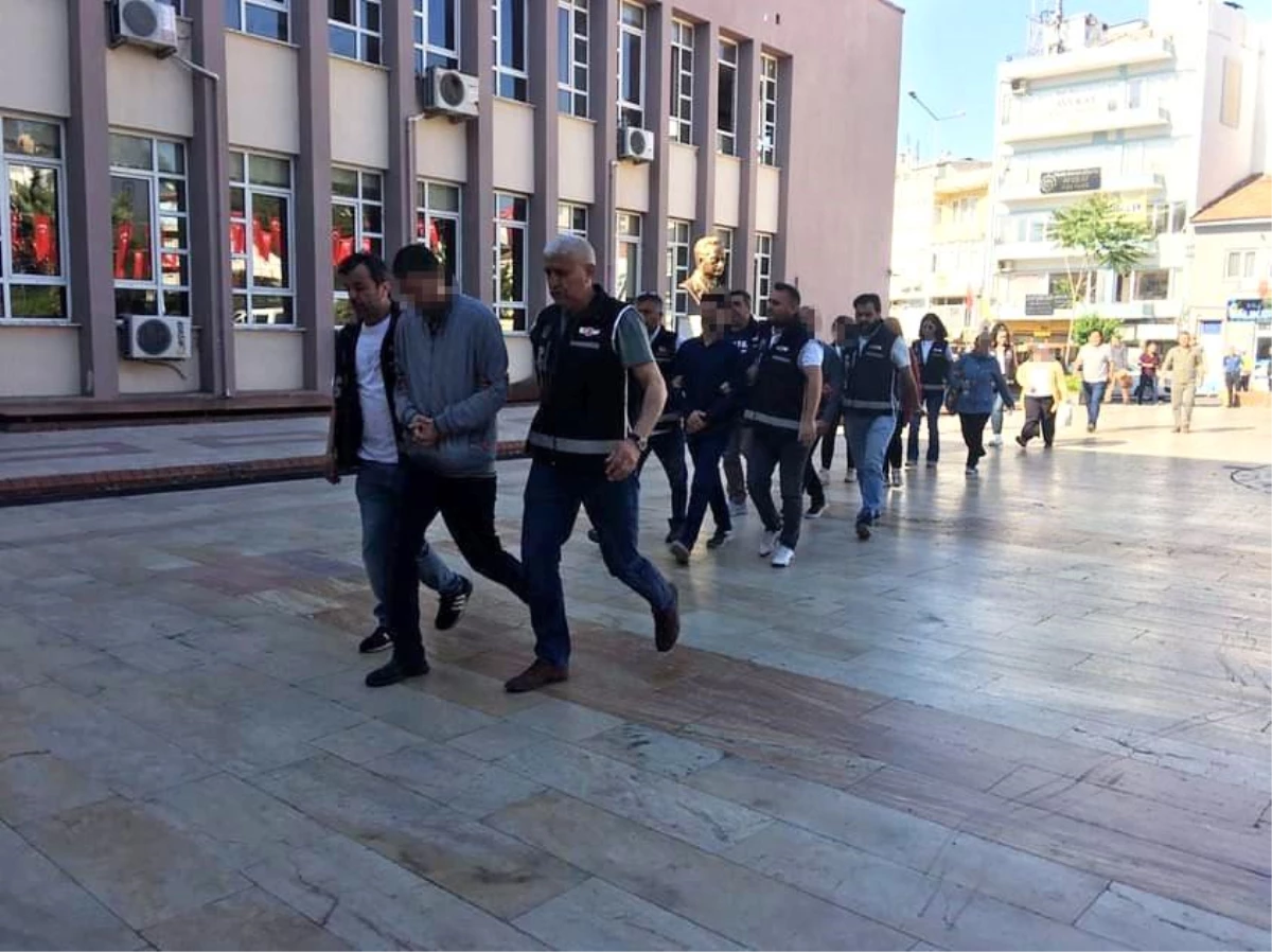 Aydın\'da FETÖ operasyonunda 3 kişi tutuklandı