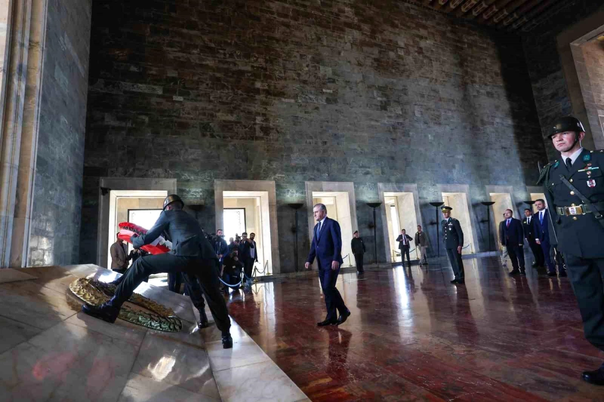 Gençlik ve Spor Bakanı Osman Aşkın Bak, Anıtkabir\'i ziyaret etti