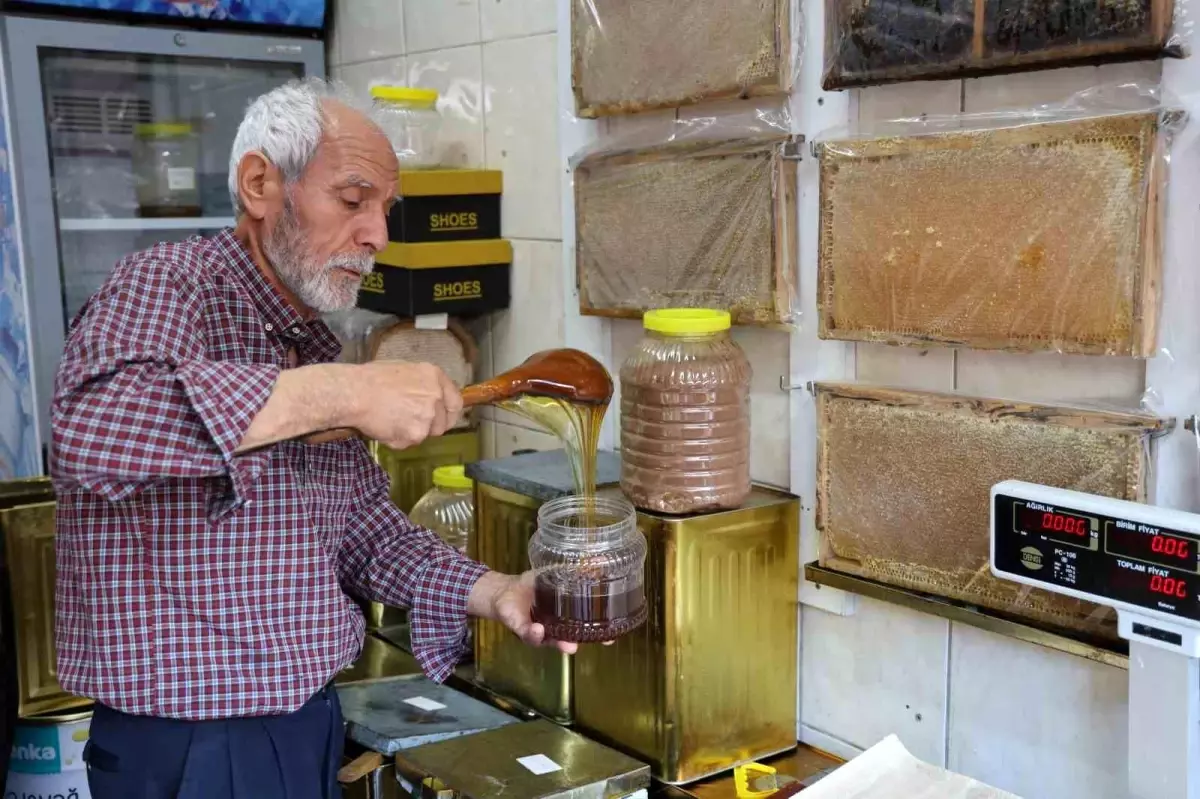 Kahramanmaraş\'ta \'bal doktoru\' olarak bilinen Nusret Sapsız, 30 yıl önce yaşadığı mahkeme olayını anlattı