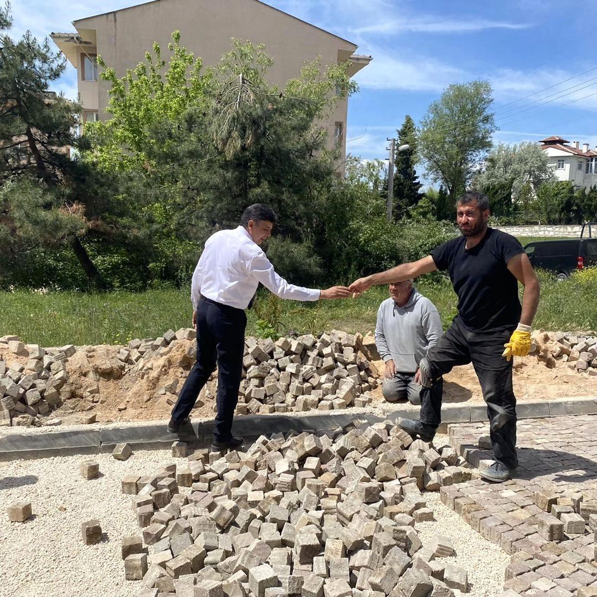 Söğüt İlçe Belediye Başkanı Ferhat Durgut, sahada çalışmaları inceledi