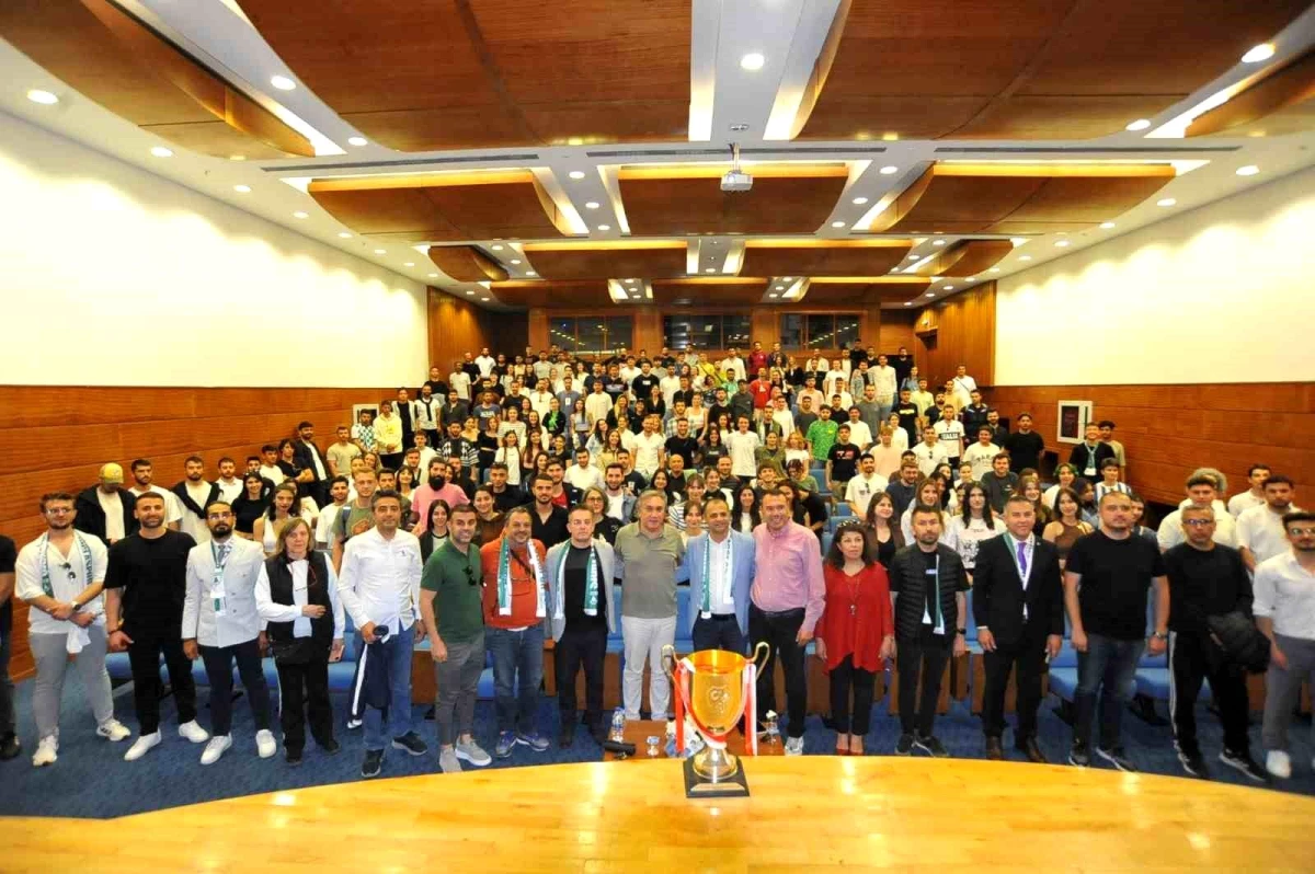 Muğlaspor Kulüp Başkanı Menaf Kıyanç, MSKÜ Spor Bilimleri Fakültesi\'nde öğrencilerle buluştu