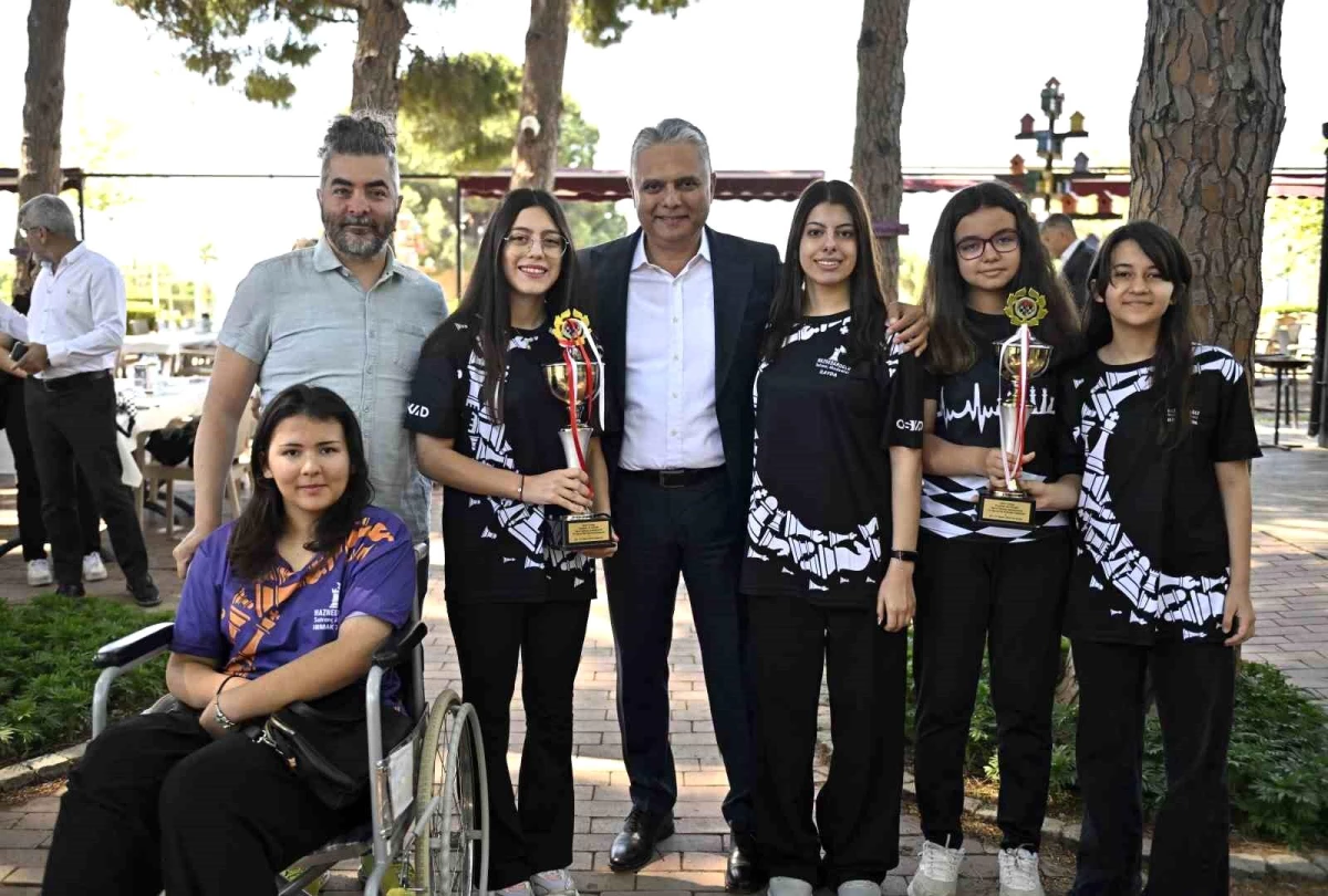 Antalya Muratpaşa Belediye Başkanı Ümit Uysal, turizm için yeni projeleri paylaştı