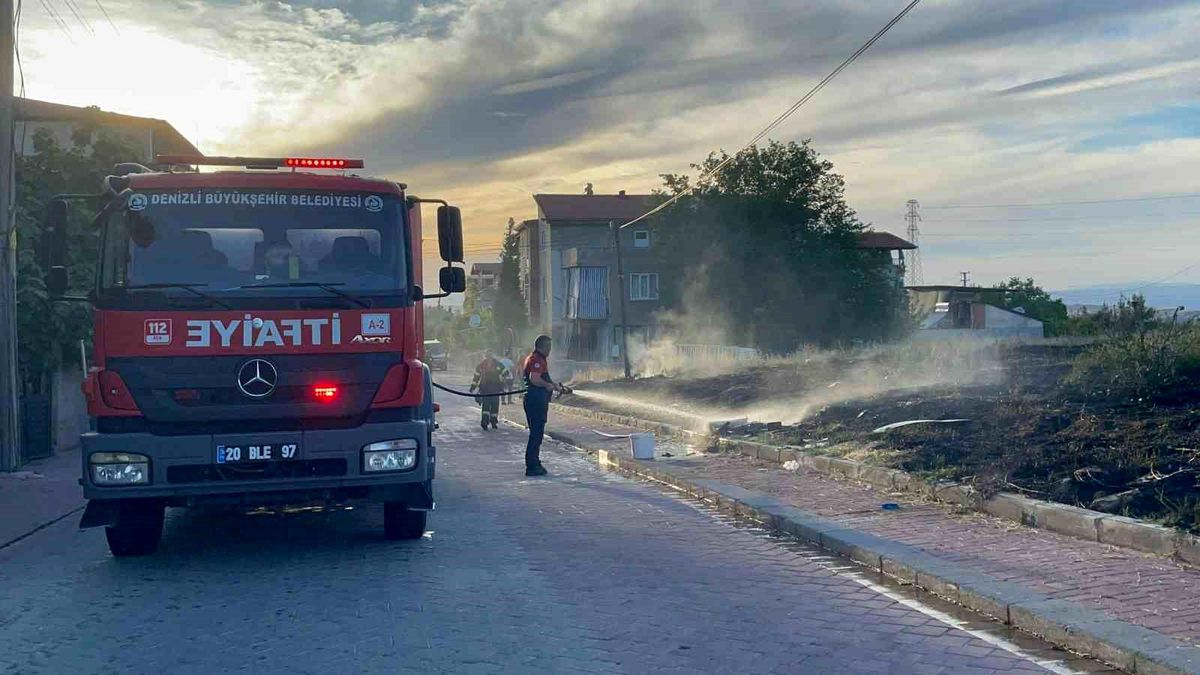 Denizli\'de Boş Arazi Yangını Kontrol Altına Alındı