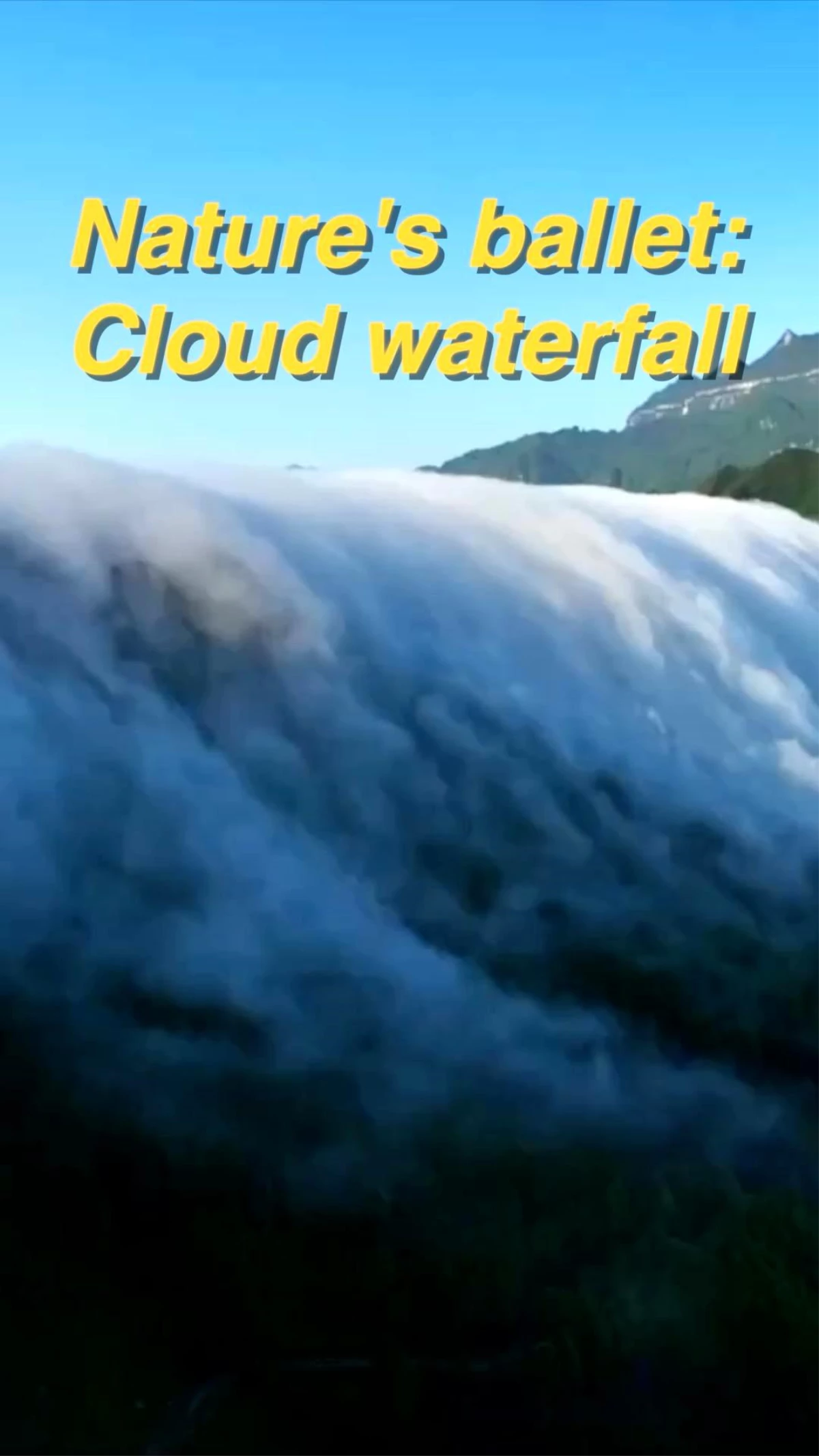Jinfoshan Dağı\'ndan akan bulutların büyüleyici manzarası