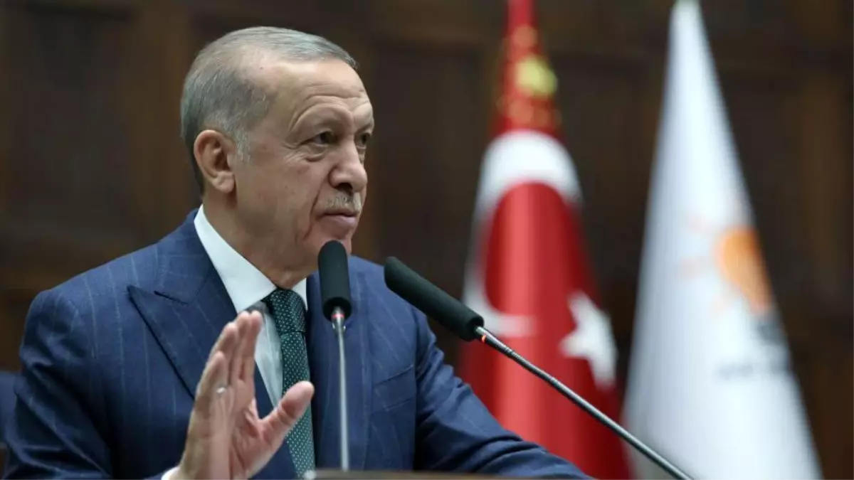 Erdoğan, suç örgütü soruşturmasında açığa alınan Emniyet görevlileriyle ilgili mesajlar verdi