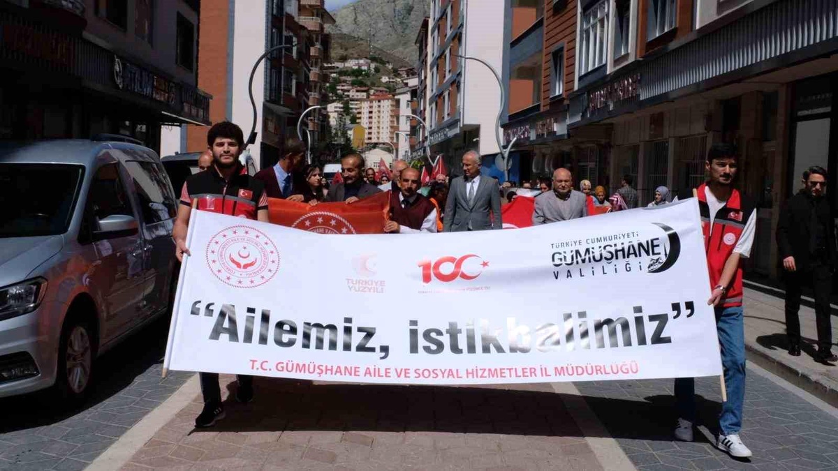 Gümüşhane\'de Aile Haftası kapsamında yürüyüş gerçekleştirildi