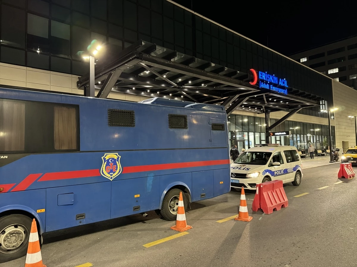 İzmir\'de tartışma sonucu silahlı saldırı: Bir kişi ağır yaralandı