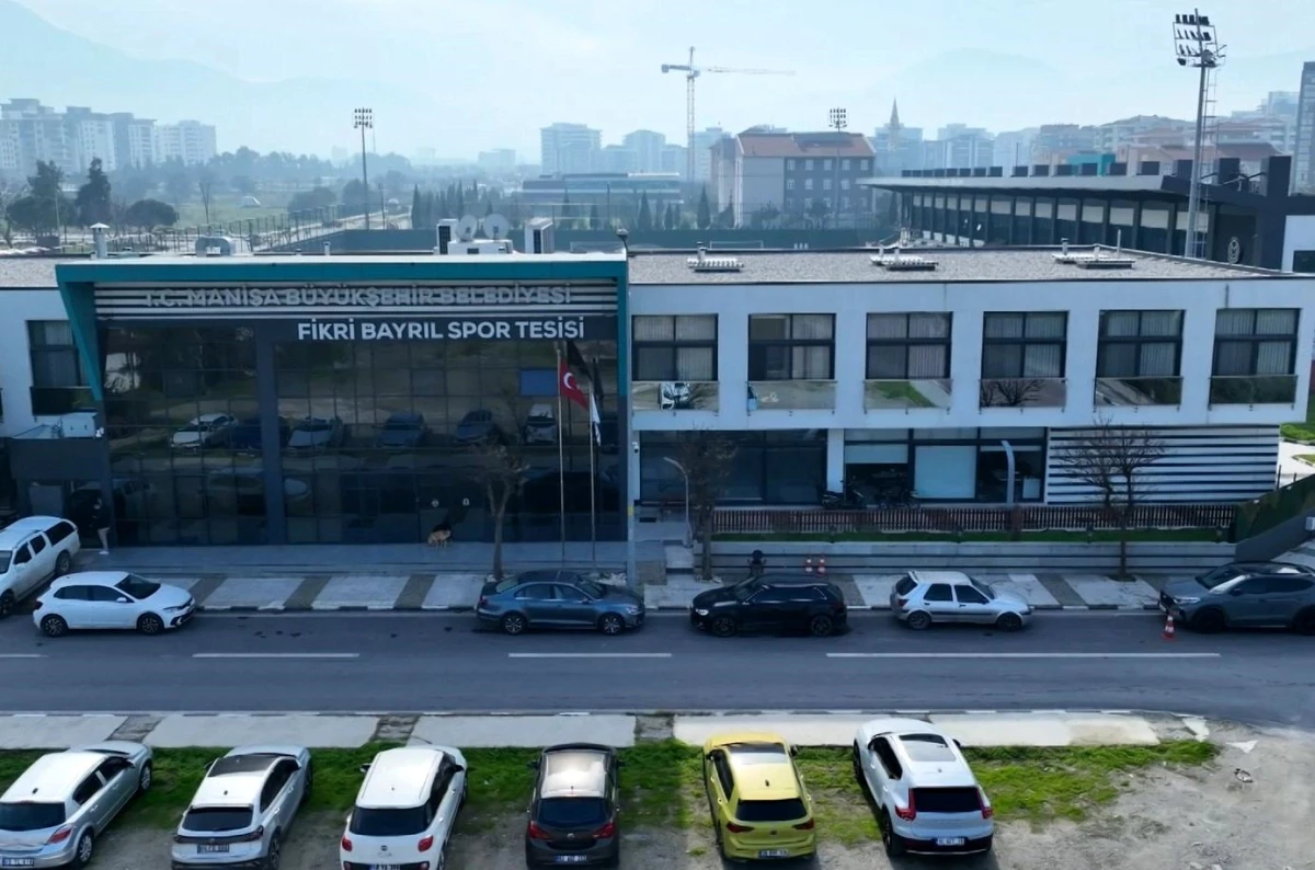 Manisa Büyükşehir Belediyesi, Manisa Futbol Kulübü'ne tahsis edilen spor tesislerinin işletme devrin