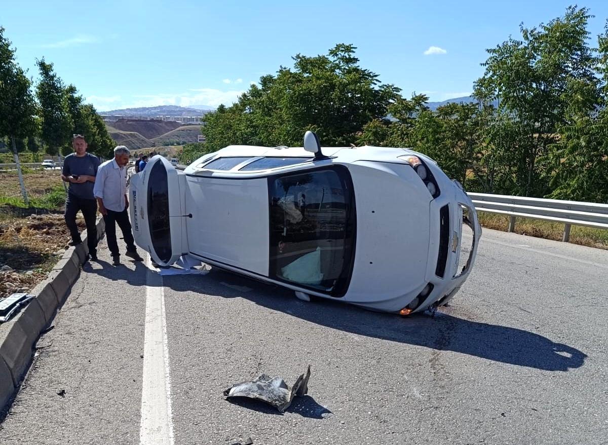 Adıyaman\'da otomobil takla attı, 1 kişi yaralandı