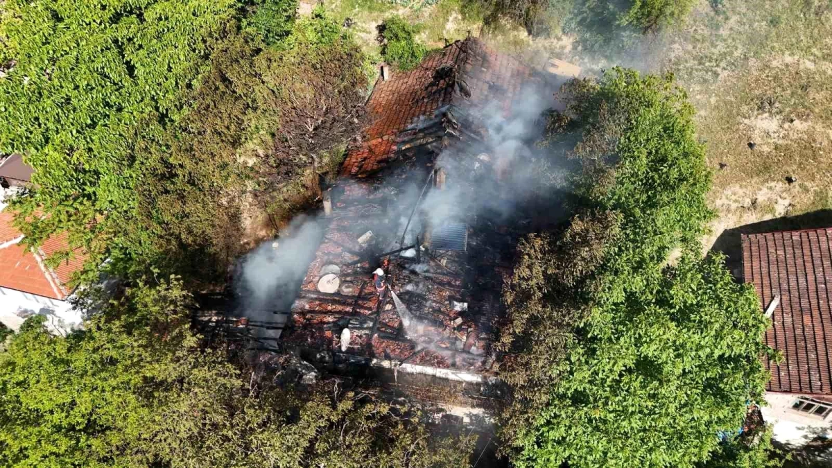 Safranbolu\'da çıkan yangında müstakil ev zarar gördü