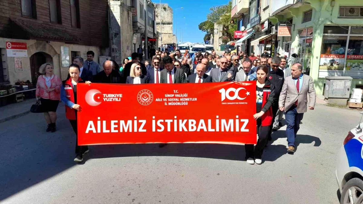 Sinop\'ta \'Ailemiz İstikbalimiz\' sloganıyla farkındalık yürüyüşü düzenlendi