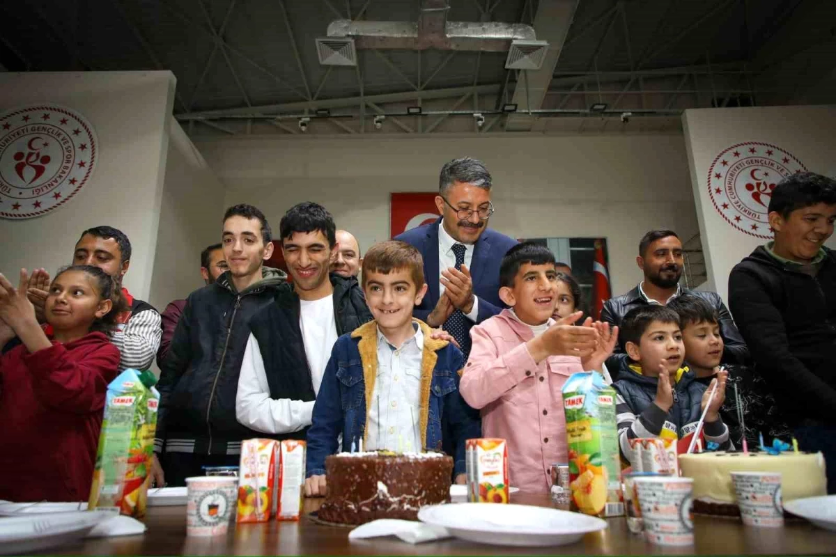 Hakkari Valisi Ali Çelik, Engelliler Haftası etkinliğine katıldı