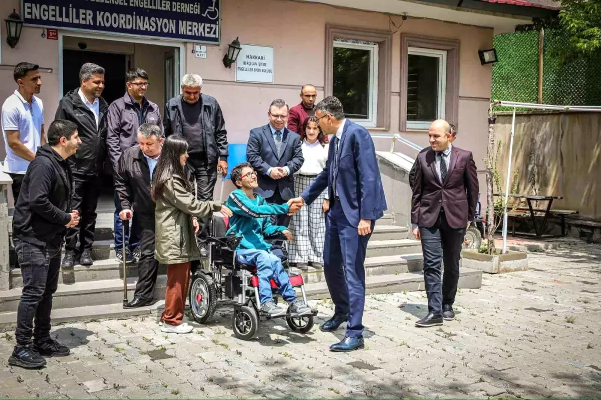 Hakkari Valisi Ali Çelik: Birlik ve beraberlik duygusu ile aşamayacağımız engel yoktur