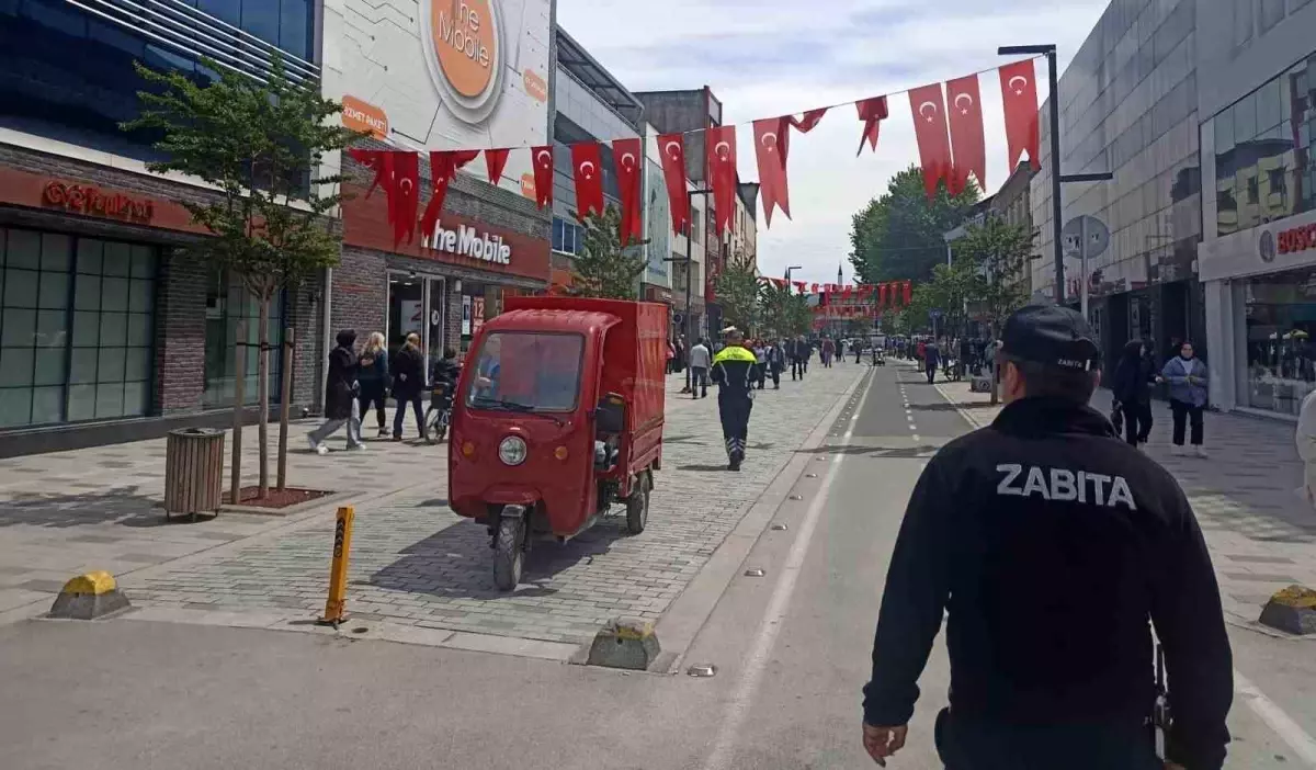 Düzce\'de Zabıta ve Emniyet ekipleri trafik denetimlerini sürdürüyor