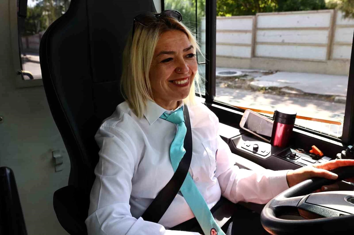 Denizli Büyükşehir Belediyesi\'nde İlk Kadın Otobüs Şoförü Göreve Başladı